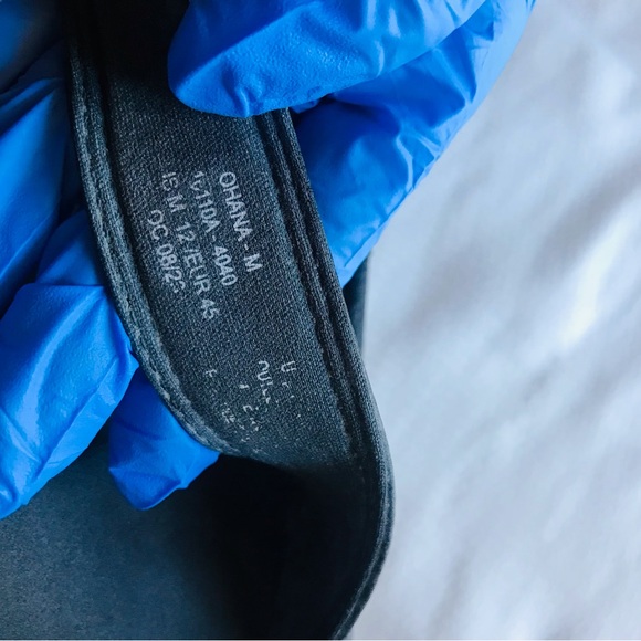 Olukai Black Flip Flop Sandals - Picture 7 of 8